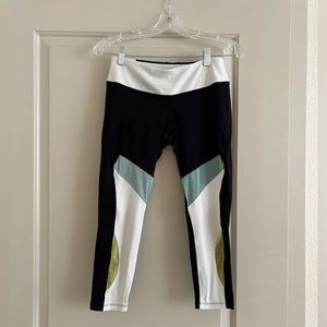 Splits 59 Color Block Capri Leggings